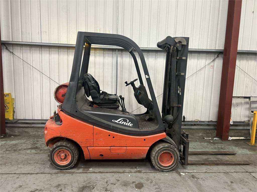 Linde H20T-03 - Pirun më gaz: foto 5 Linde H20T-03 - Pirun më gaz: foto 5