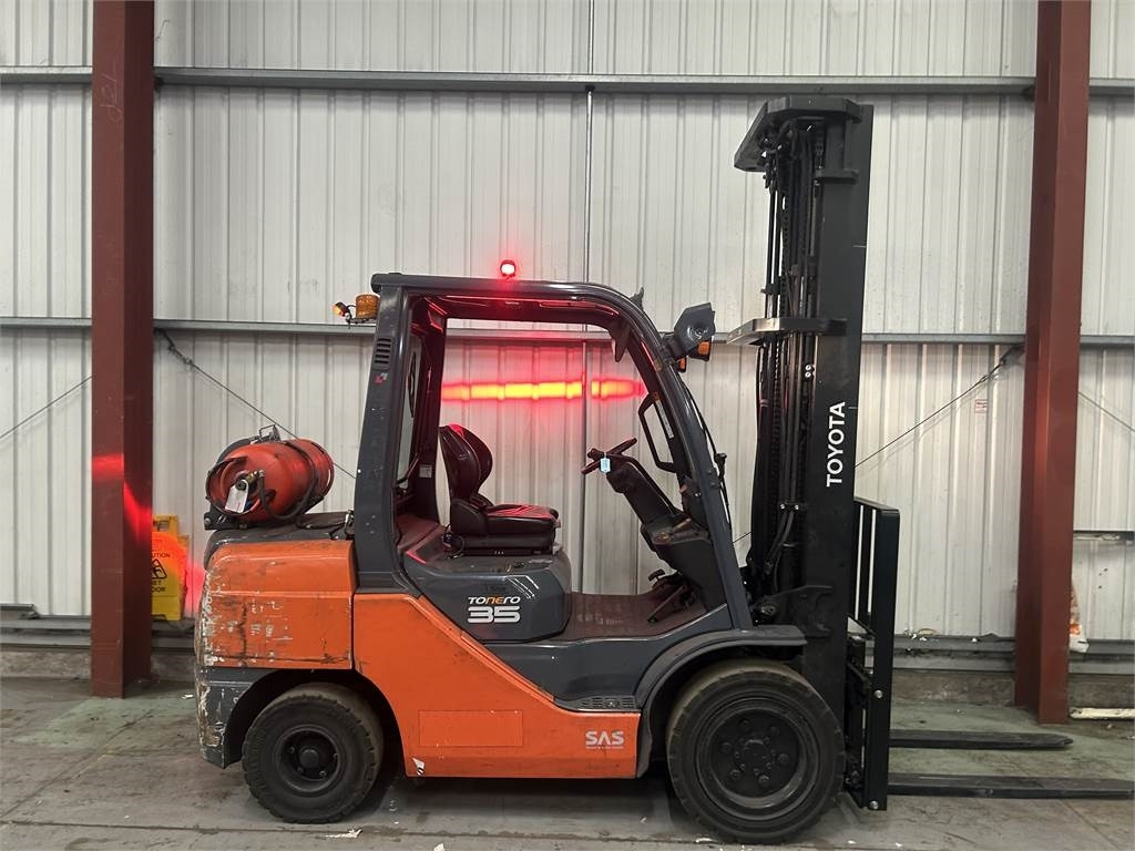 Toyota 02-8FGJF35 - Pirun më gaz: foto 5 Toyota 02-8FGJF35 - Pirun më gaz: foto 5