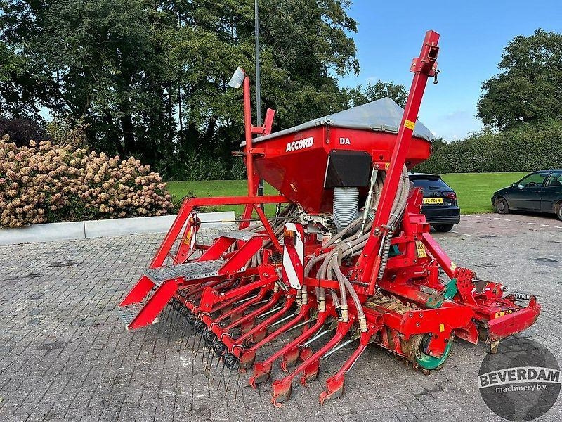 Kverneland Accord rotor kopeg - Mbjellëse në radhë: foto 5 Kverneland Accord rotor kopeg - Mbjellëse në radhë: foto 5