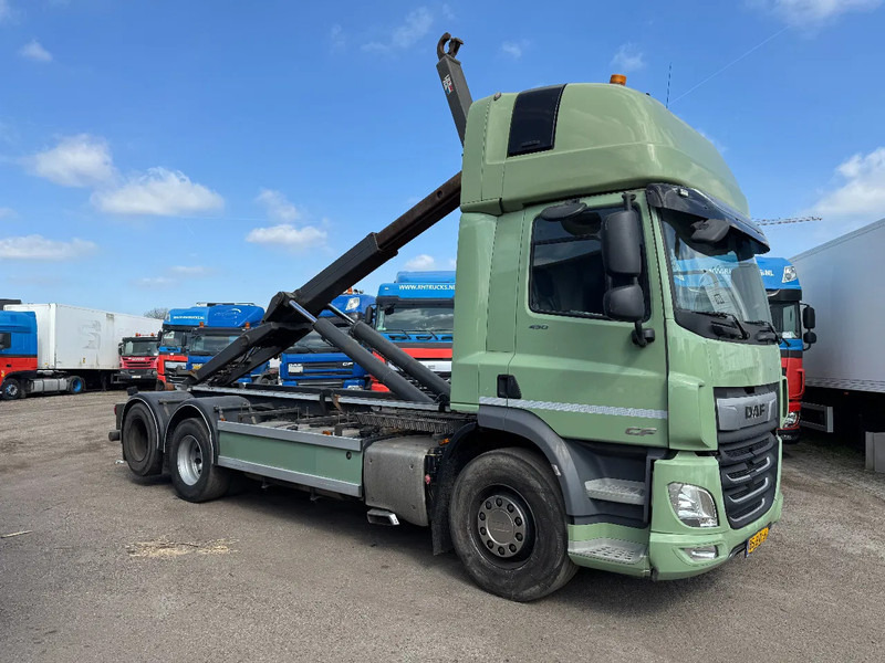 DAF CF 450 6X2 EURO 6 VDL 21T HOOK LIFTING AXLE - Kamion vetëngarkues: foto 2 DAF CF 450 6X2 EURO 6 VDL 21T HOOK LIFTING AXLE - Kamion vetëngarkues: foto 2