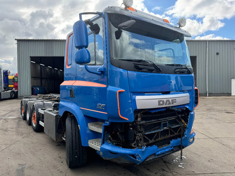 DAF CF 460 8X2 ONLY VISUAL DAMAGED // ENGINE IS RUNNING - Kamion me sistem kabllor: foto 3 DAF CF 460 8X2 ONLY VISUAL DAMAGED // ENGINE IS RUNNING - Kamion me sistem kabllor: foto 3