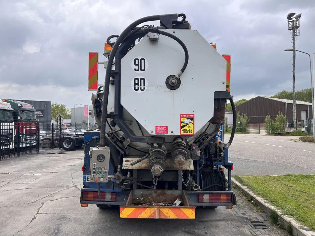 DAF CF 85.380 6X4 VACUUM CLEANER - FULL STEEL - Kamion me vakuum: foto 3 DAF CF 85.380 6X4 VACUUM CLEANER - FULL STEEL - Kamion me vakuum: foto 3