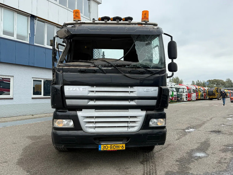 DAF CF 85.460 8X4 EURO 5 - FULL STEEL SUSP. - MANUAL GEAR - BIG AXLES + VDL HOOKLIFT - Kamion vetëngarkues: foto 2 DAF CF 85.460 8X4 EURO 5 - FULL STEEL SUSP. - MANUAL GEAR - BIG AXLES + VDL HOOKLIFT - Kamion vetëngarkues: foto 2