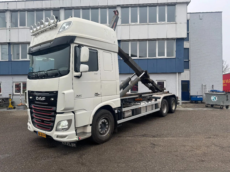 DAF XF 510 6X2 EURO 6 VDL 30T HOOK 2017 - Kamion vetëngarkues: foto 4 DAF XF 510 6X2 EURO 6 VDL 30T HOOK 2017 - Kamion vetëngarkues: foto 4