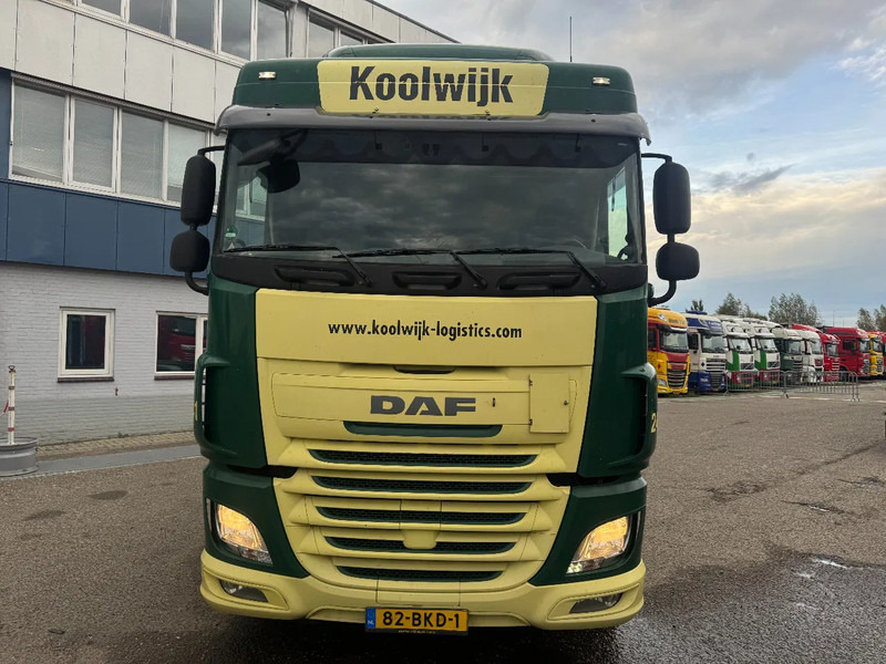 DAF XF 510 8X2 EURO 6 RETARDER TÜV TILL 08-2026 - Transportjer kontejnerësh/ Kamion me karroceri të çmontueshme: foto 2 DAF XF 510 8X2 EURO 6 RETARDER TÜV TILL 08-2026 - Transportjer kontejnerësh/ Kamion me karroceri të çmontueshme: foto 2