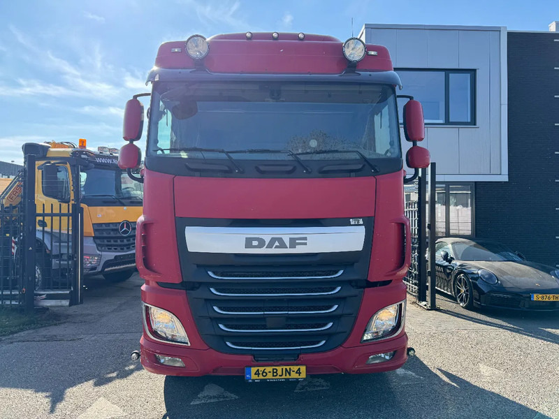 DAF XF 440 4X2 EURO 6 SKIRTS 2017 - Gjysmë-kamion: foto 2 DAF XF 440 4X2 EURO 6 SKIRTS 2017 - Gjysmë-kamion: foto 2