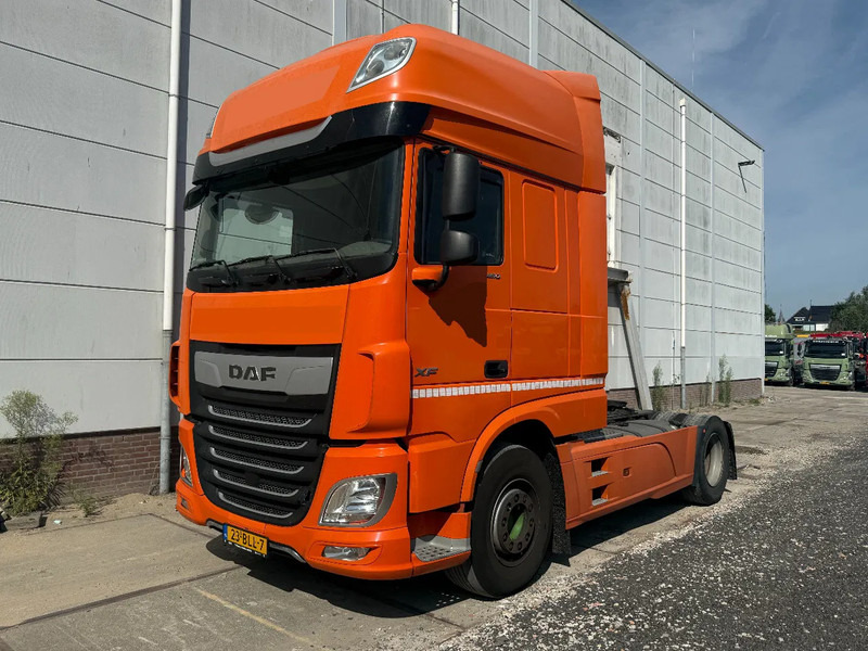 DAF XF 450 4X2 - EURO 6 SKIRTS STANDKLIMA - Gjysmë-kamion: foto 2 DAF XF 450 4X2 - EURO 6 SKIRTS STANDKLIMA - Gjysmë-kamion: foto 2