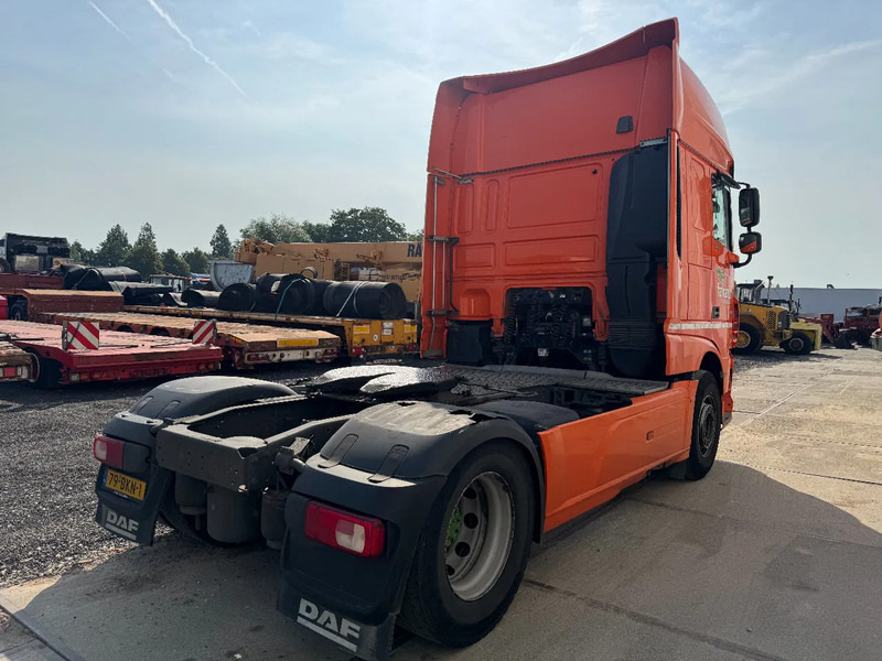 DAF XF 450 4X2 EURO 6 SKIRTS STANDKLIMA - Gjysmë-kamion: foto 4 DAF XF 450 4X2 EURO 6 SKIRTS STANDKLIMA - Gjysmë-kamion: foto 4