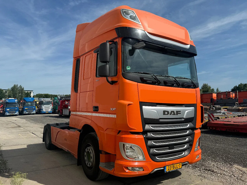 DAF XF 450 4X2 - EURO 6 SKIRTS STANDKLIMA - Gjysmë-kamion: foto 4 DAF XF 450 4X2 - EURO 6 SKIRTS STANDKLIMA - Gjysmë-kamion: foto 4