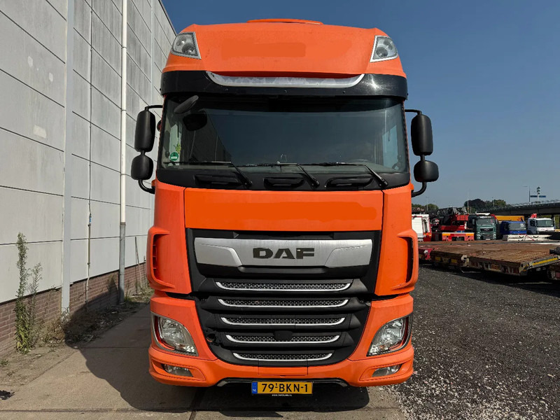DAF XF 450 4X2 EURO 6 SKIRTS STANDKLIMA - Gjysmë-kamion: foto 3 DAF XF 450 4X2 EURO 6 SKIRTS STANDKLIMA - Gjysmë-kamion: foto 3