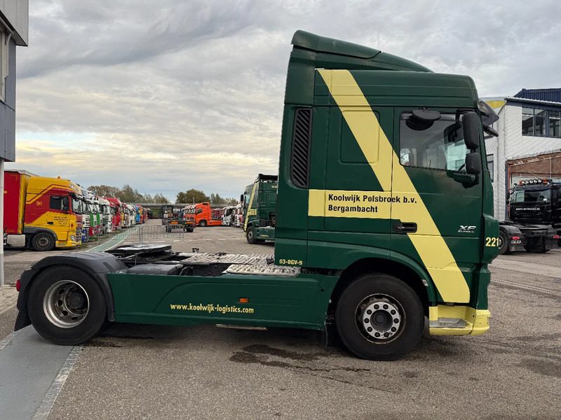 DAF XF 460 4X2 EURO 6 - FULL SPOILERS - NL REGISTRATION - Gjysmë-kamion: foto 4 DAF XF 460 4X2 EURO 6 - FULL SPOILERS - NL REGISTRATION - Gjysmë-kamion: foto 4