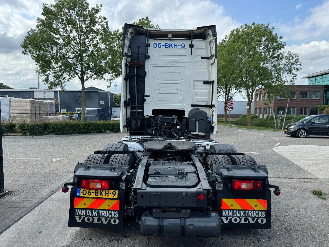 Volvo FH 460 6X2 - EURO 6 + KIPPER HYDR. + LIFTING AXL - Gjysmë-kamion: foto 5 Volvo FH 460 6X2 - EURO 6 + KIPPER HYDR. + LIFTING AXL - Gjysmë-kamion: foto 5