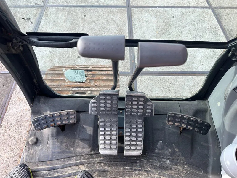 Hitachi ZX350LC-5B CE - Ekskavator me zinxhirë: foto 5 Hitachi ZX350LC-5B CE - Ekskavator me zinxhirë: foto 5