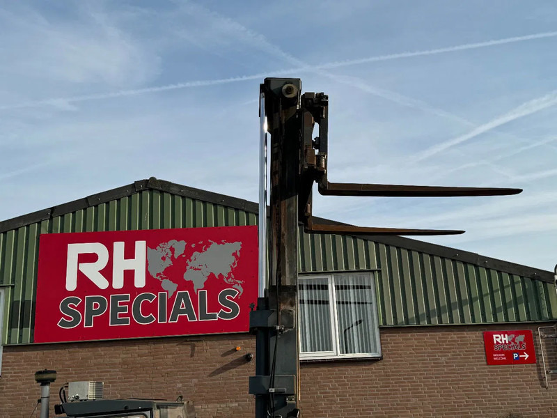 Kalmar M334 DCD 160-12 M334 DCD 160-12 - Pirun më naftë: foto 3 Kalmar M334 DCD 160-12 M334 DCD 160-12 - Pirun më naftë: foto 3