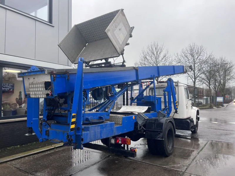 International 4600 4x2 210HP + TEUPEN hyLIFT - Kamioni: foto 4 International 4600 4x2 210HP + TEUPEN hyLIFT - Kamioni: foto 4