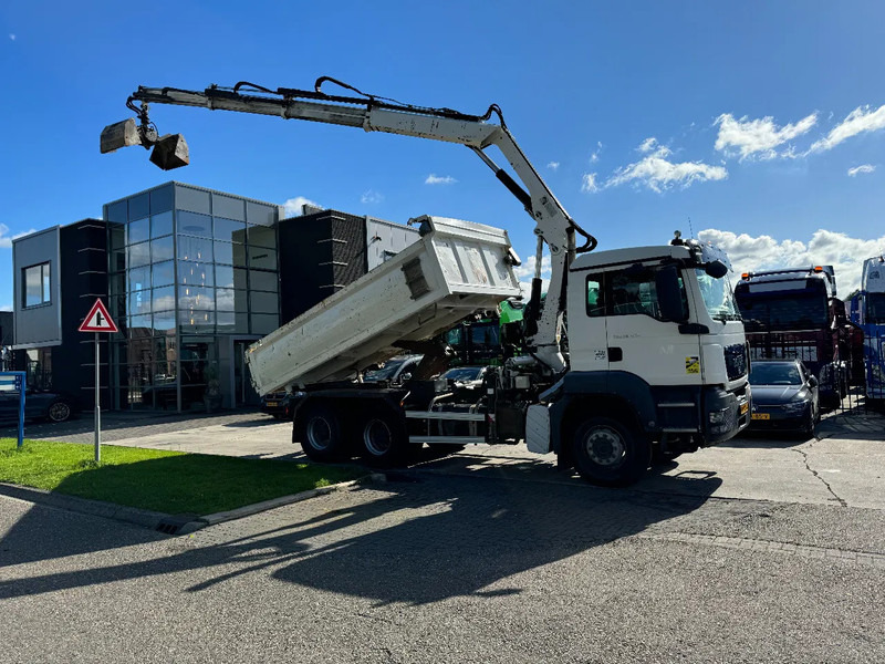 MAN TGS 26.400 6X4 HIAB 166D + REMOTE CONTROL + 2 WAYS KIPPER TÜV TILL 07-2025 - Kamion vetëshkarkues, Kamion me vinç: foto 4 MAN TGS 26.400 6X4 HIAB 166D + REMOTE CONTROL + 2 WAYS KIPPER TÜV TILL 07-2025 - Kamion vetëshkarkues, Kamion me vinç: foto 4