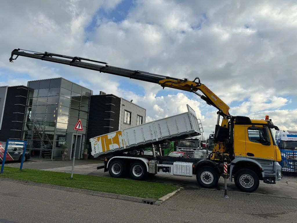 Mercedes-Benz Arocs 4448 8X4 + EURO 6 + FASSI F315 + REMOTE + - Kamion me vinç, Kamion vetëshkarkues: foto 3 Mercedes-Benz Arocs 4448 8X4 + EURO 6 + FASSI F315 + REMOTE + - Kamion me vinç, Kamion vetëshkarkues: foto 3