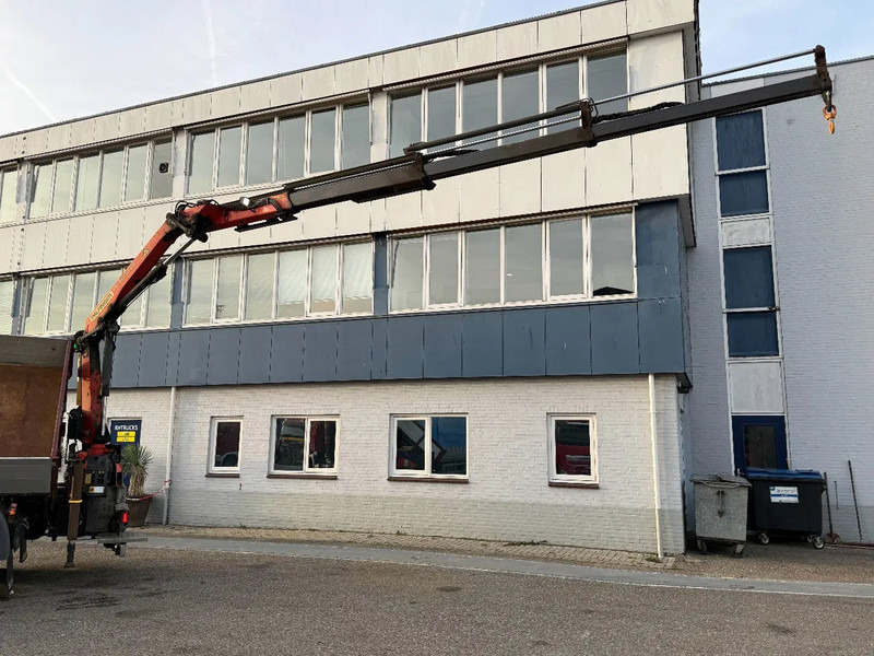 Scania G370 4X4 EURO 6 + 3-SIDE TIPPER + PALFINGER PK9002 + REMOTE - Kamion me vinç: foto 4 Scania G370 4X4 EURO 6 + 3-SIDE TIPPER + PALFINGER PK9002 + REMOTE - Kamion me vinç: foto 4