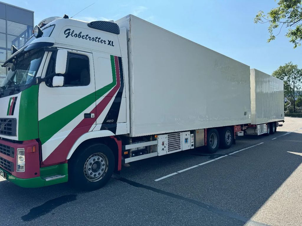 Volvo FH 12.420 6X2 - EURO 3 + HANGER NETAM-FRUEHAUF + - Kamion frigorifer: foto 3 Volvo FH 12.420 6X2 - EURO 3 + HANGER NETAM-FRUEHAUF + - Kamion frigorifer: foto 3