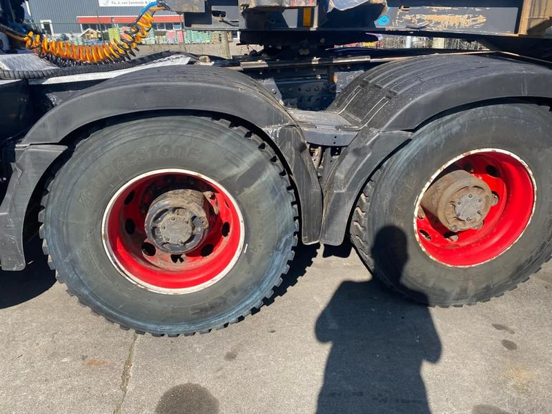 Kamion për transport druri, Kamion me vinç Volvo FH 540 6X4 EURO 6 + EPSILON S260Z96 + TRAILER 4 AXLE DOLL: foto 16 Kamion për transport druri, Kamion me vinç Volvo FH 540 6X4 EURO 6 + EPSILON S260Z96 + TRAILER 4 AXLE DOLL: foto 16