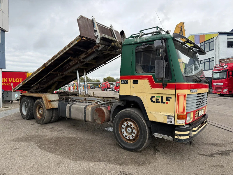 Volvo FL 12.420 6X2 MANUAL GEAR / FULL STEEL SUSP. / 10 TYRES / HUB REDUCT. + CABLELIFT TIPPER + CONTAINER FLATBED - Kamion me sistem kabllor: foto 3 Volvo FL 12.420 6X2 MANUAL GEAR / FULL STEEL SUSP. / 10 TYRES / HUB REDUCT. + CABLELIFT TIPPER + CONTAINER FLATBED - Kamion me sistem kabllor: foto 3