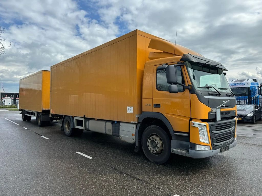 Volvo FM 370 4X2 EURO 6 + HANGER + CARGOBOX + CARGOLIF - Kamion vagonetë: foto 2 Volvo FM 370 4X2 EURO 6 + HANGER + CARGOBOX + CARGOLIF - Kamion vagonetë: foto 2