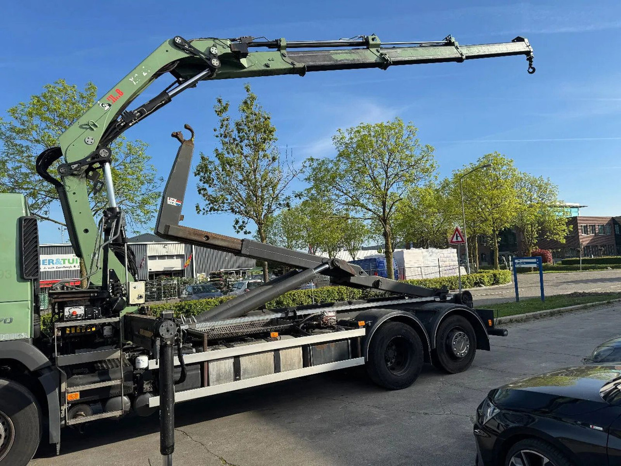 Volvo FM 370 6X2 VDL 21T + HIAB 211 + REMOTE CONTROL - Kamion me vinç: foto 3 Volvo FM 370 6X2 VDL 21T + HIAB 211 + REMOTE CONTROL - Kamion me vinç: foto 3