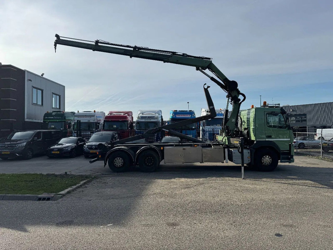 Volvo FM 370 6X2 VDL 21T + HIAB 211 + REMOTE CONTROL - Kamion me vinç: foto 5 Volvo FM 370 6X2 VDL 21T + HIAB 211 + REMOTE CONTROL - Kamion me vinç: foto 5