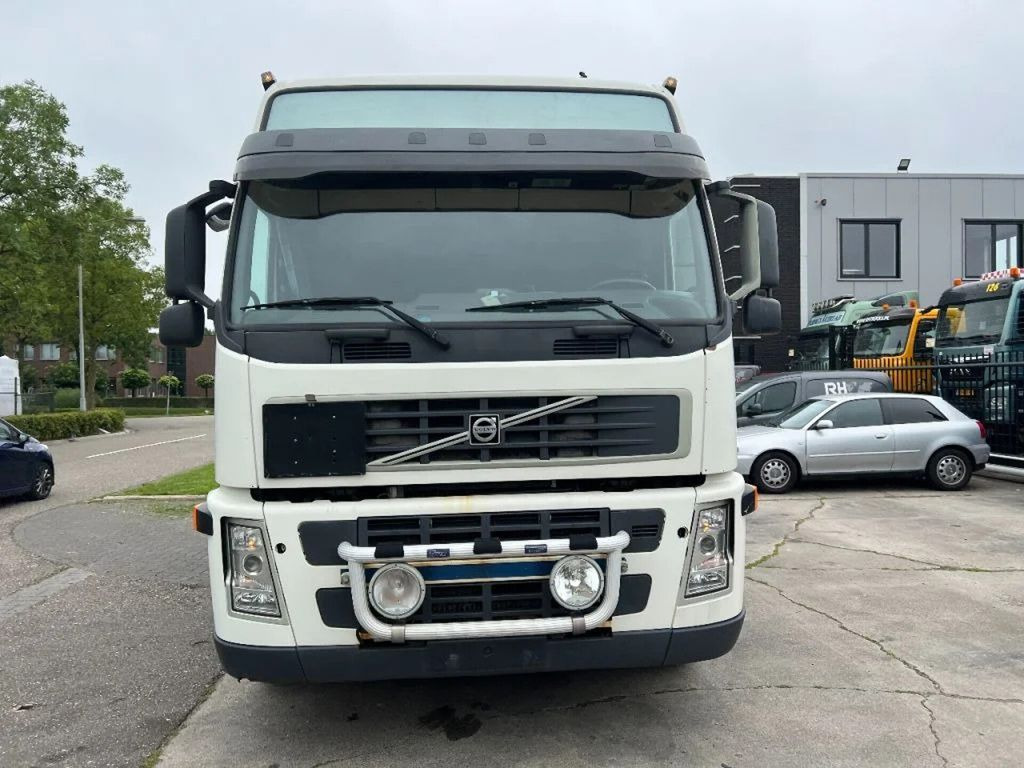 Volvo FM 440 6X2 + CHEMIE TANK - 15.000 L - 4 COMP. / - Autobot: foto 2 Volvo FM 440 6X2 + CHEMIE TANK - 15.000 L - 4 COMP. / - Autobot: foto 2