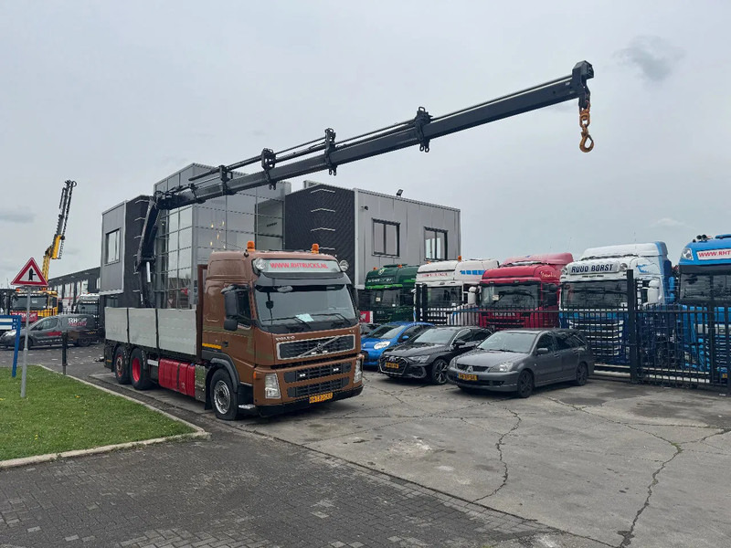 Volvo FM 500 6X2 EURO 5 HIAB 211 EP5 + REMOTE CONTROL - Kamion me vinç: foto 1 Volvo FM 500 6X2 EURO 5 HIAB 211 EP5 + REMOTE CONTROL - Kamion me vinç: foto 1