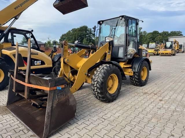 CAT 908 H - Fadrom me goma: foto 1 CAT 908 H - Fadrom me goma: foto 1