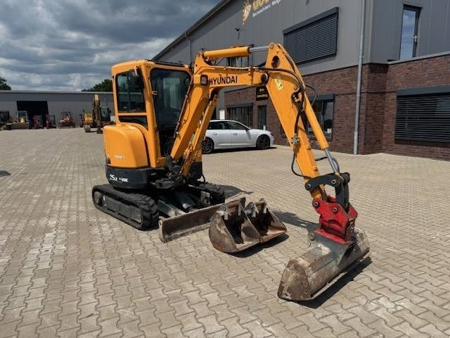 HYUNDAI R25Z-9 AK - Miniekskavator: foto 3 HYUNDAI R25Z-9 AK - Miniekskavator: foto 3