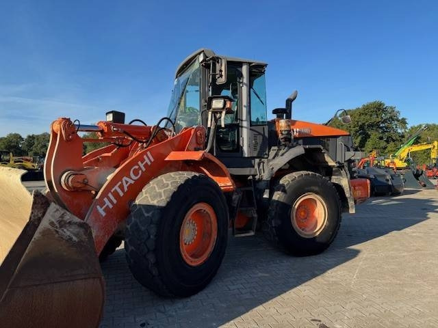 Hitachi ZW 180 - Fadrom me goma: foto 1 Hitachi ZW 180 - Fadrom me goma: foto 1