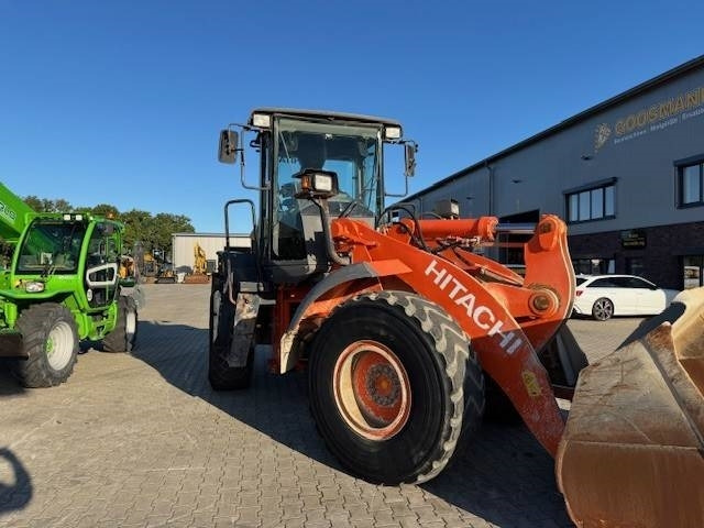 Hitachi ZW 180 - Fadrom me goma: foto 4 Hitachi ZW 180 - Fadrom me goma: foto 4