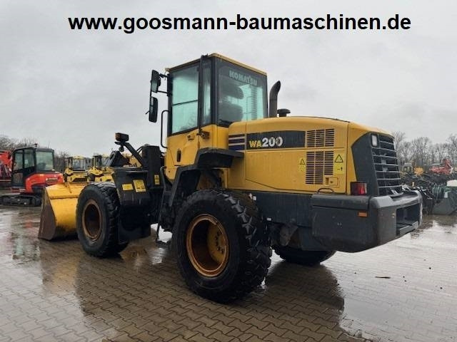 KOMATSU WA 200 - Fadrom me goma: foto 2 KOMATSU WA 200 - Fadrom me goma: foto 2