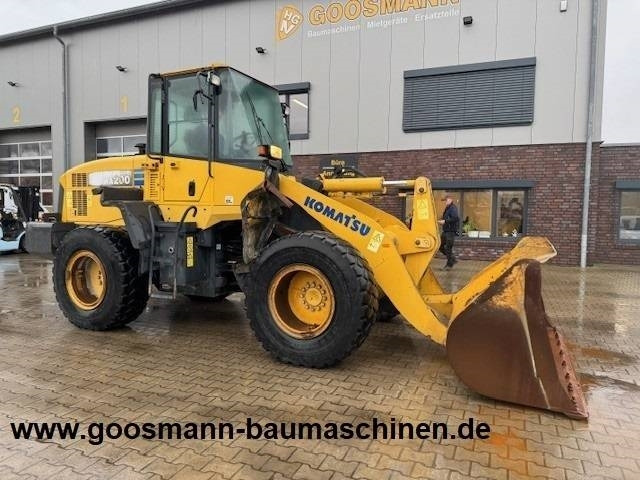 KOMATSU WA 200 - Fadrom me goma: foto 5 KOMATSU WA 200 - Fadrom me goma: foto 5
