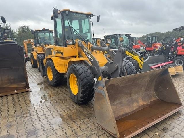 Volvo L 30 G - Fadrom me goma: foto 2 Volvo L 30 G - Fadrom me goma: foto 2