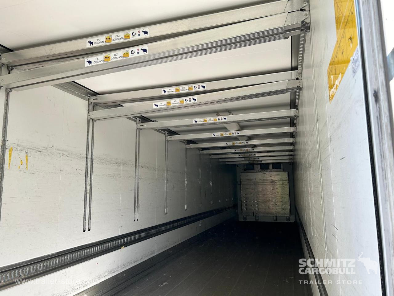 SCHMITZ Reefer Standard Double deck Taillift - Gjysmë rimorkio izotermike: foto 2 SCHMITZ Reefer Standard Double deck Taillift - Gjysmë rimorkio izotermike: foto 2
