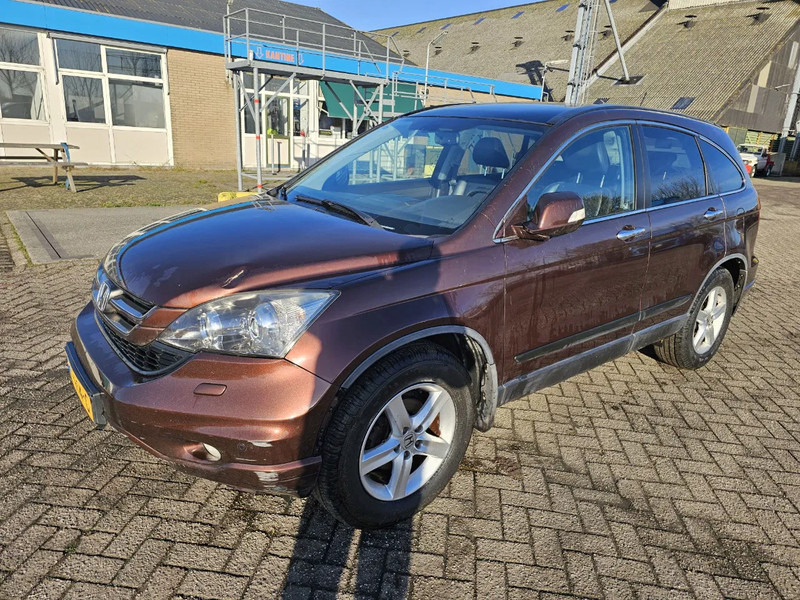 Honda CR-V Manual - Veturë: foto 1 Honda CR-V Manual - Veturë: foto 1