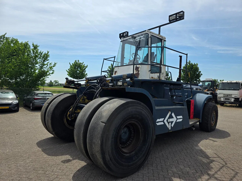 Hyster H44.OOC-16CH Complete with spreader - Autovinç: foto 1 Hyster H44.OOC-16CH Complete with spreader - Autovinç: foto 1