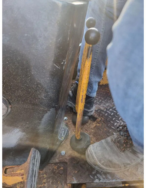 Traktor John Deere JD410: foto 12