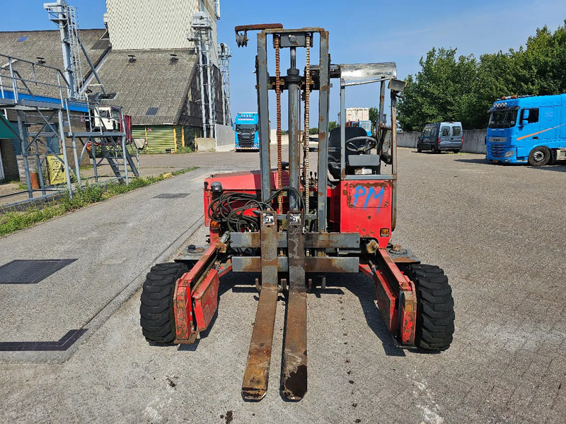 Moffett M4 20.3 RE4-45-1350-1000 - Pirun ngritës: foto 2 Moffett M4 20.3 RE4-45-1350-1000 - Pirun ngritës: foto 2
