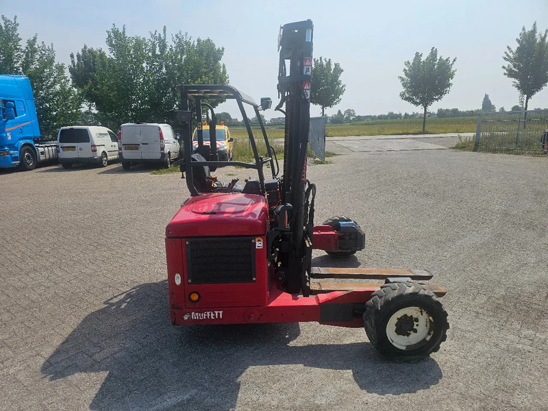 Moffett M4 20.4 RE4-45-1200-900 - Pirun ngritës: foto 4 Moffett M4 20.4 RE4-45-1200-900 - Pirun ngritës: foto 4