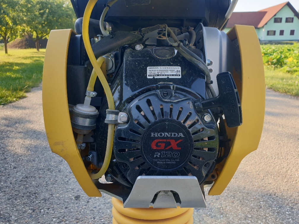BOMAG BT 65 - Pllakë vibratori: foto 5 BOMAG BT 65 - Pllakë vibratori: foto 5