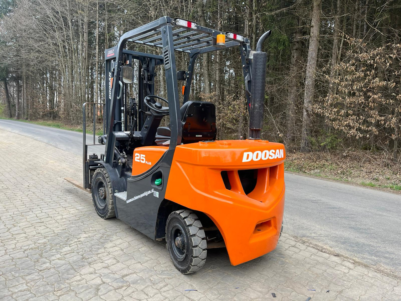 Doosan D 25 GP - Pirun më naftë: foto 5 Doosan D 25 GP - Pirun më naftë: foto 5