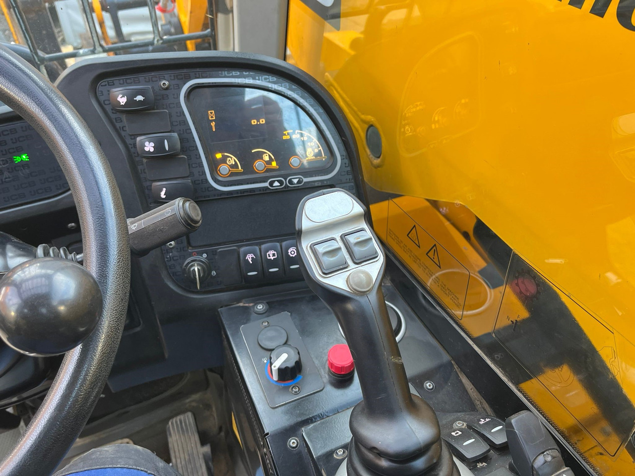 Lizingu i JCB 525-60 JCB 525-60: foto 12