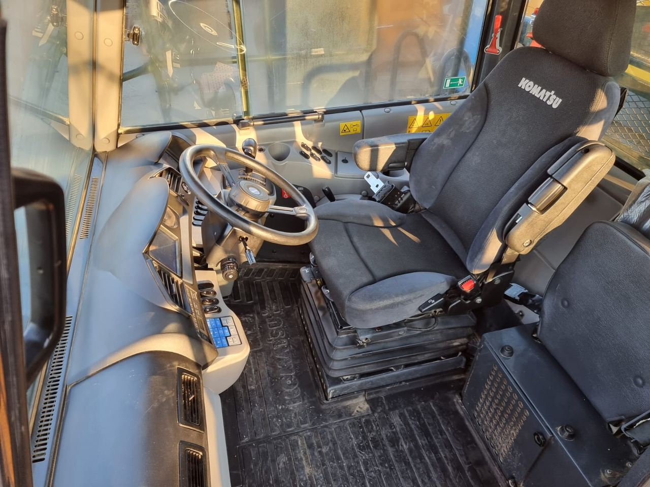 Shkarkues i palëvizshëm KOMATSU HM 300-5EO: foto 16