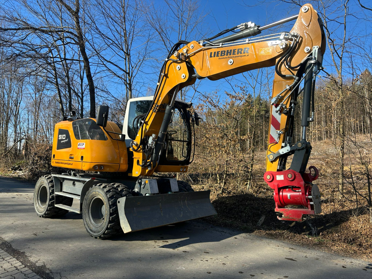 LIEBHERR A 910 Compact Litronic - Ekskavator me goma: foto 4 LIEBHERR A 910 Compact Litronic - Ekskavator me goma: foto 4