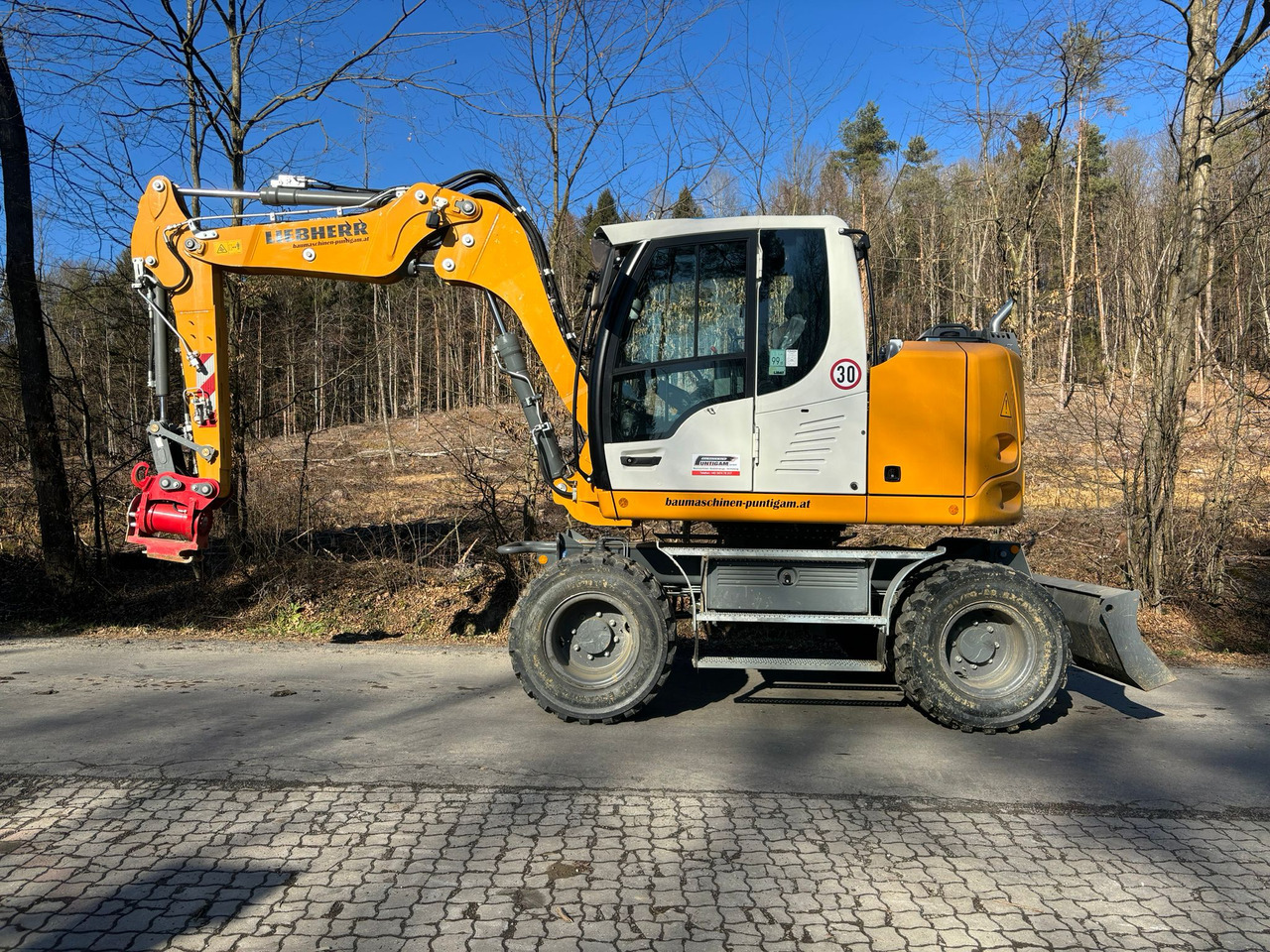 LIEBHERR A 910 Compact Litronic - Ekskavator me goma: foto 1 LIEBHERR A 910 Compact Litronic - Ekskavator me goma: foto 1