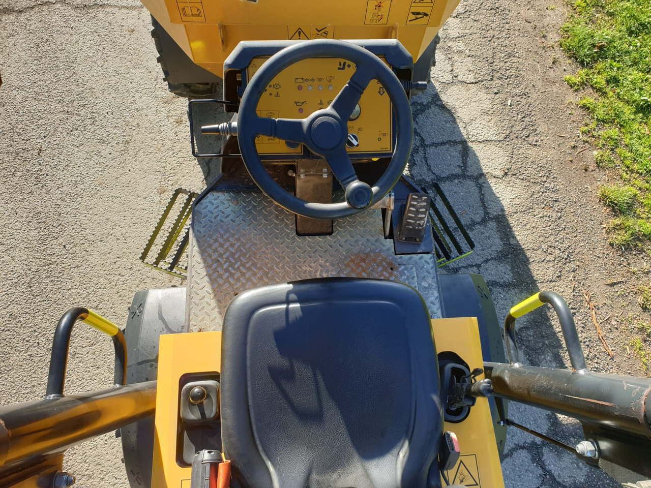 MECALAC TA 2 sh - Shkarkues: foto 2 MECALAC TA 2 sh - Shkarkues: foto 2